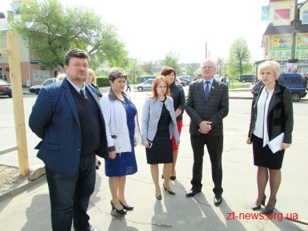 Родині з Новограда-Волинського, яка взяла на виховання 5 дітей, придбали будинок