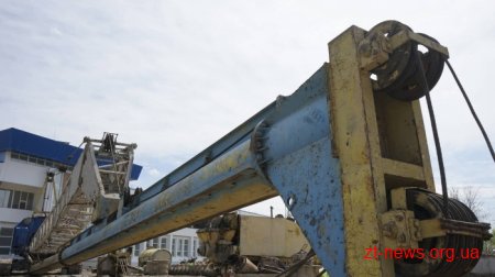 На стадіоні «Полісся» роблять армовані каркаси під палійне поле