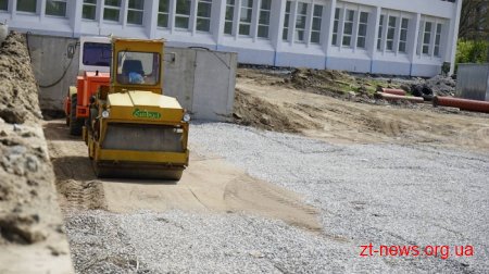 На стадіоні «Полісся» роблять армовані каркаси під палійне поле