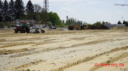 На стадіоні «Полісся» роблять армовані каркаси під палійне поле