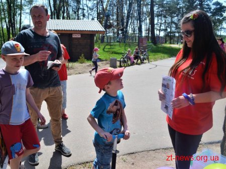 В гідропарку для безпритульних собак шукали нових господарів