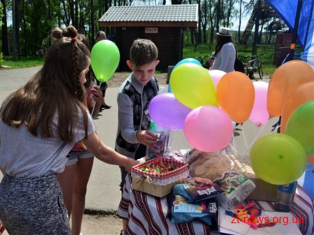 В гідропарку для безпритульних собак шукали нових господарів
