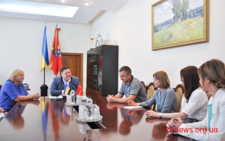Голова ОДА провів зустріч з представником фонду Lumos Софі Елліс-Бекстор