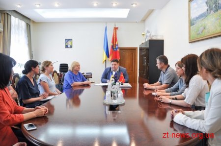 Голова ОДА провів зустріч з представником фонду Lumos Софі Елліс-Бекстор