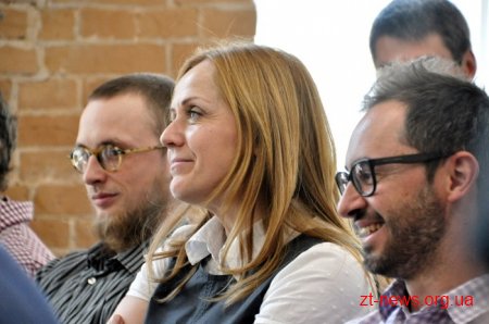 До кінця року у Житомирі обіцяють «переселити» мамонта до будівлі магістрату та відкрити його для відвідувачів