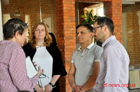 До кінця року у Житомирі обіцяють «переселити» мамонта до будівлі магістрату та відкрити його для відвідувачів