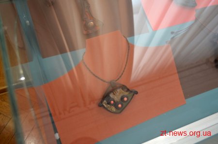 В Домі української культури відкрили виставку «Несу красу»
