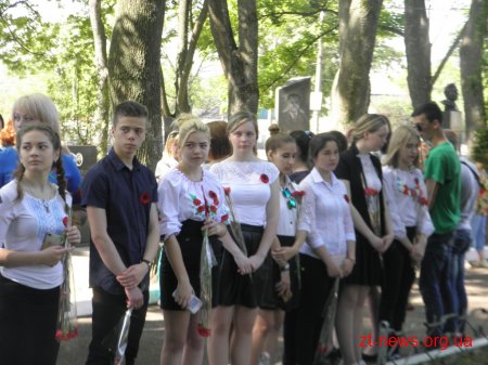 У Житомирі на двох військових кладовищах вшанували пам’ять загиблих в роки Другої світової війни