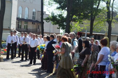 У Житомирі на двох військових кладовищах вшанували пам’ять загиблих в роки Другої світової війни