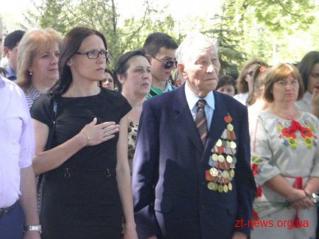 У Житомирі на двох військових кладовищах вшанували пам’ять загиблих в роки Другої світової війни