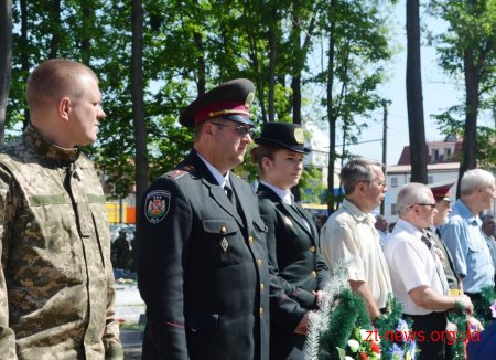 У Житомирі на двох військових кладовищах вшанували пам’ять загиблих в роки Другої світової війни