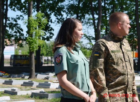 У Житомирі на двох військових кладовищах вшанували пам’ять загиблих в роки Другої світової війни