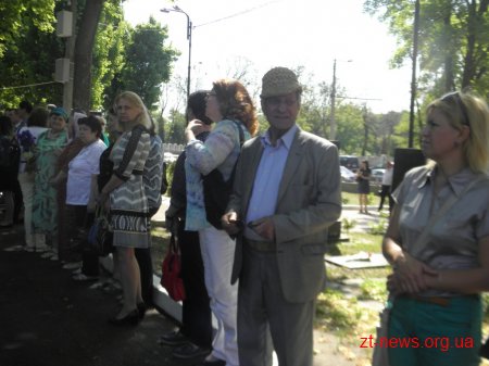 У Житомирі на двох військових кладовищах вшанували пам’ять загиблих в роки Другої світової війни