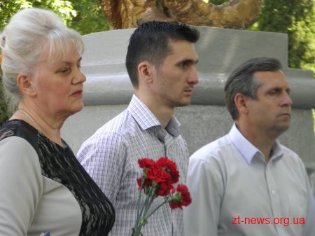 У Житомирі на двох військових кладовищах вшанували пам’ять загиблих в роки Другої світової війни