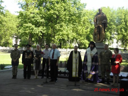 У Житомирі на двох військових кладовищах вшанували пам’ять загиблих в роки Другої світової війни