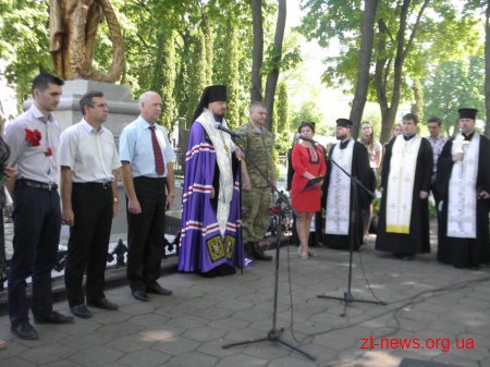 У Житомирі на двох військових кладовищах вшанували пам’ять загиблих в роки Другої світової війни