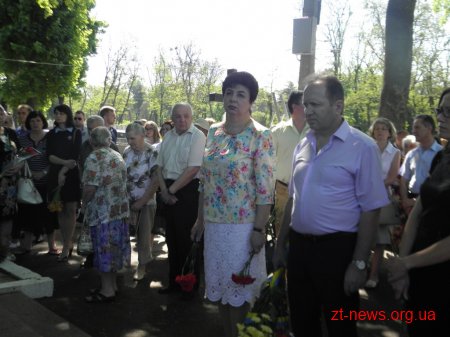 У Житомирі на двох військових кладовищах вшанували пам’ять загиблих в роки Другої світової війни