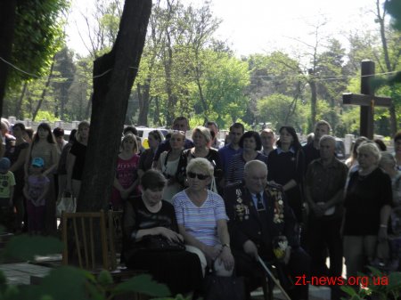 У Житомирі на двох військових кладовищах вшанували пам’ять загиблих в роки Другої світової війни
