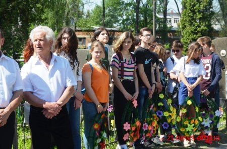У Житомирі на двох військових кладовищах вшанували пам’ять загиблих в роки Другої світової війни