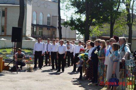 У Житомирі на двох військових кладовищах вшанували пам’ять загиблих в роки Другої світової війни