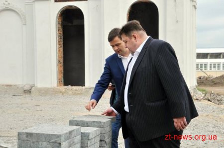 На стадіоні «Полісся» встановлюють підігрів поля