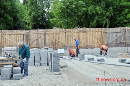 На стадіоні «Полісся» встановлюють підігрів поля