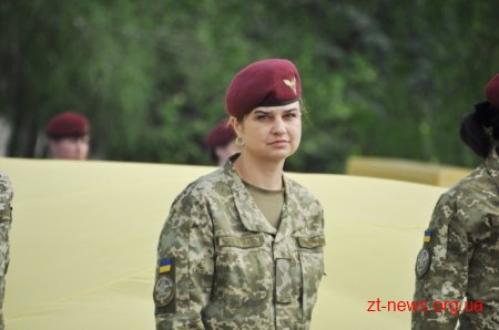 День пам’яті і примирення у Житомирі розпочався з покладання квітів до Монумента Слави
