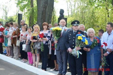 У День пам'яті та примирення житомиряни вшанували загиблих героїв АТО