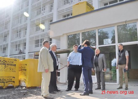 Ігор Гундич перевірив, як іде реконструкція Центру вертебрології