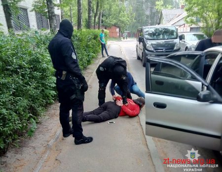 У Житомирі поліцейські затримали шахраїв зі сходу країни