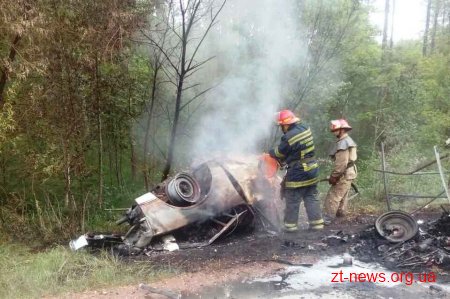 На Житомирщині сталось лобове зіткнення автомобілів "Mazda-3" та "Chevrolet"