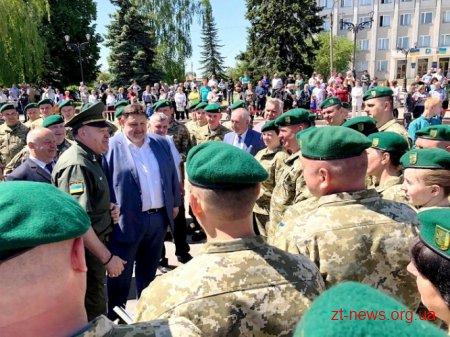 Прикордонники отримали ключі від 50 нових квартир в Овручі