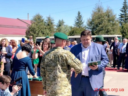 Прикордонники отримали ключі від 50 нових квартир в Овручі