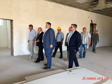 Ігор Гундич оглянув реконструкцію ФОКу в Овручі