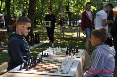 У Житомирі проходить благодійно-розважальний фестиваль «Крила»