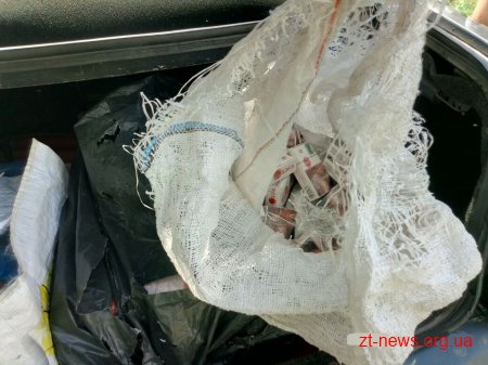На Житомирщині прикордонники завадили незаконному переміщенню сигарет через кордон