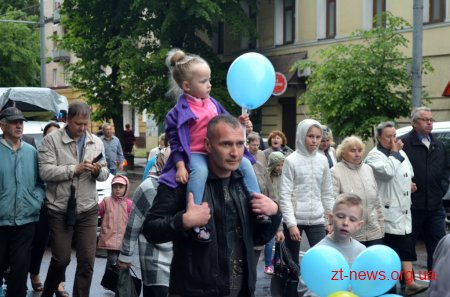 Декілька сотень житомирян взяли участь у святковій ході в рамках відзначення Свята сім’ї