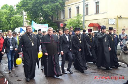 Декілька сотень житомирян взяли участь у святковій ході в рамках відзначення Свята сім’ї