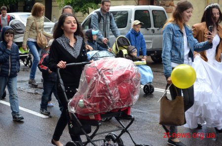 Декілька сотень житомирян взяли участь у святковій ході в рамках відзначення Свята сім’ї
