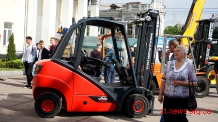 Підприємства та організації Житомирщини представляють можливості області на 6 виставках