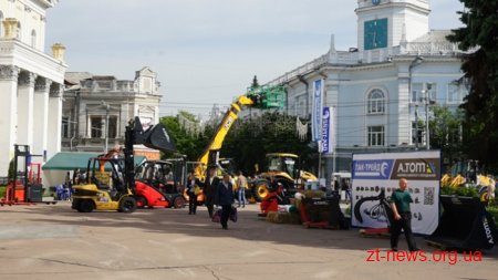 Підприємства та організації Житомирщини представляють можливості області на 6 виставках