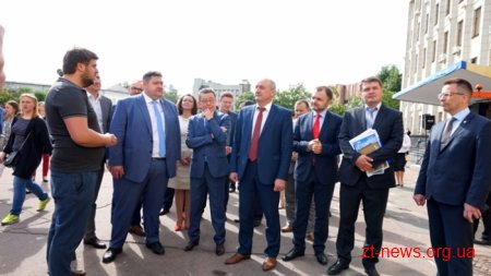 Підприємства та організації Житомирщини представляють можливості області на 6 виставках