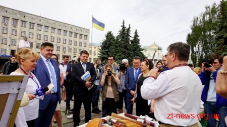 Підприємства та організації Житомирщини представляють можливості області на 6 виставках