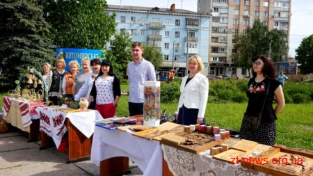 Підприємства та організації Житомирщини представляють можливості області на 6 виставках