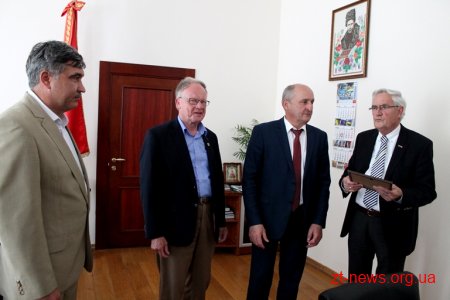 Обласна лікарня отримала від благодійників нове медичне обладнання