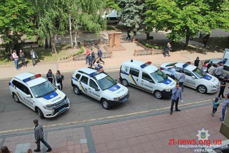 Поліцейські Житомирщини продемонстрували техніку й оснащення
