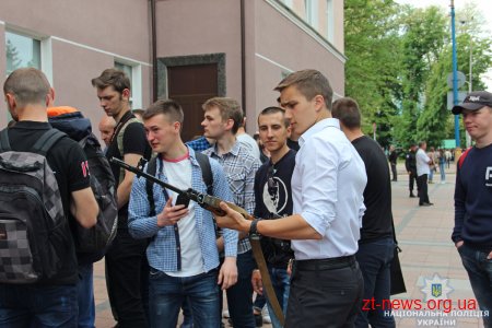 Поліцейські Житомирщини продемонстрували техніку й оснащення