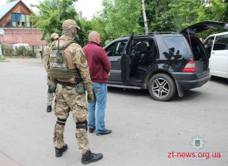 Поліцейські вилучили з автомобіля бердичівлянина гранату