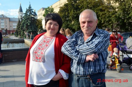 Житомиряни у вишиванках пройшлися вулицями міста