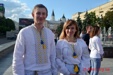 Житомиряни у вишиванках пройшлися вулицями міста